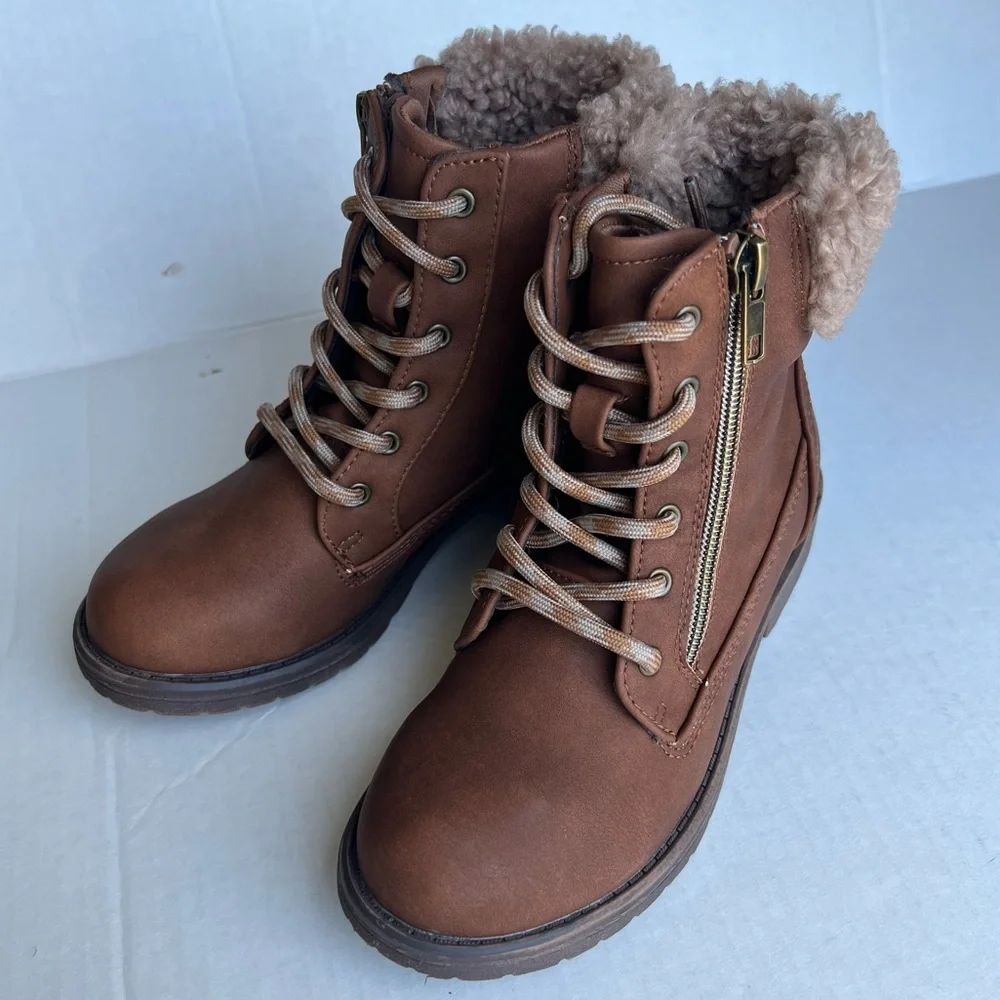 Madden Girl Sherpa trim boots size‎ 1